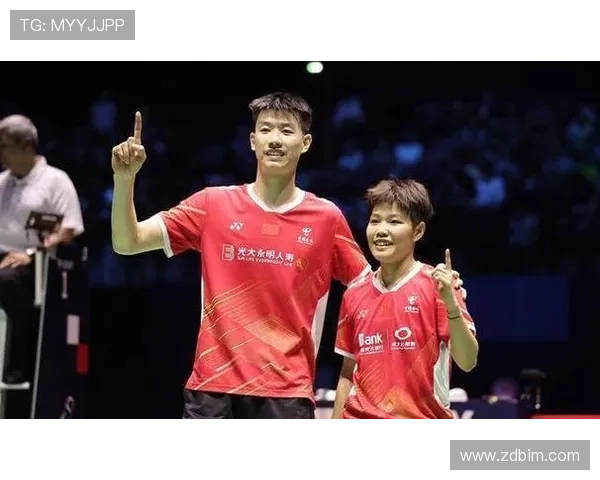 武汉羽毛球队在全国锦标赛中以72分高居积分榜首位展现强劲实力